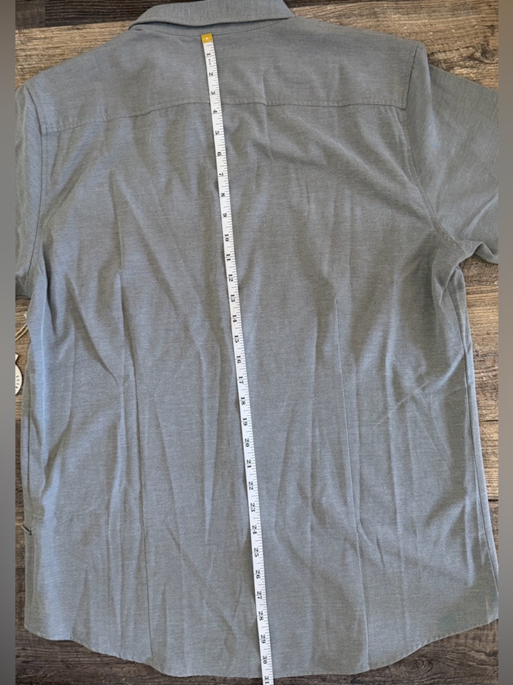 Vuori Men's XL Bishop Short-Sleeve Button-Up Shirt Light Gray V154 -Company Logo - Picture 9 of 16